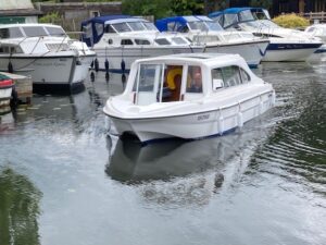 Electric Dayboat from Wayford Marine